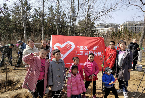 當(dāng)雷鋒月和植樹(shù)節(jié)相遇——相約春天，播種綠色，志愿精神薪火傳